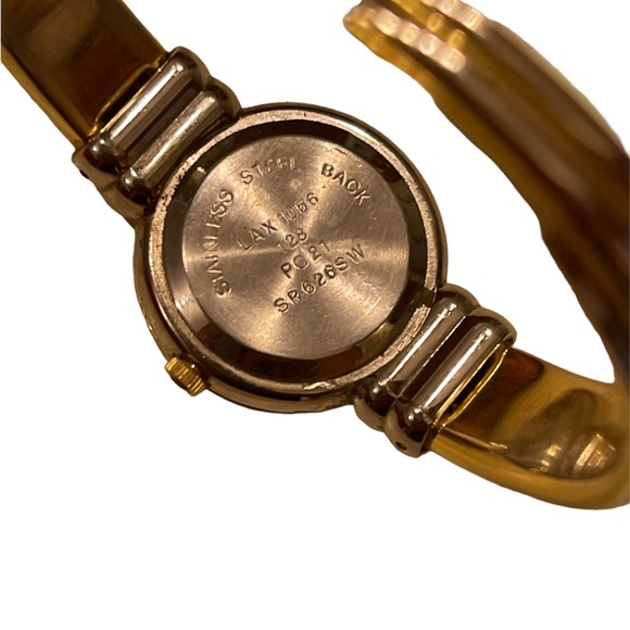 Vintage Explraess Gold and Silver Toned Women’s Circle Faced Cuff Watch - Picture 4 of 6